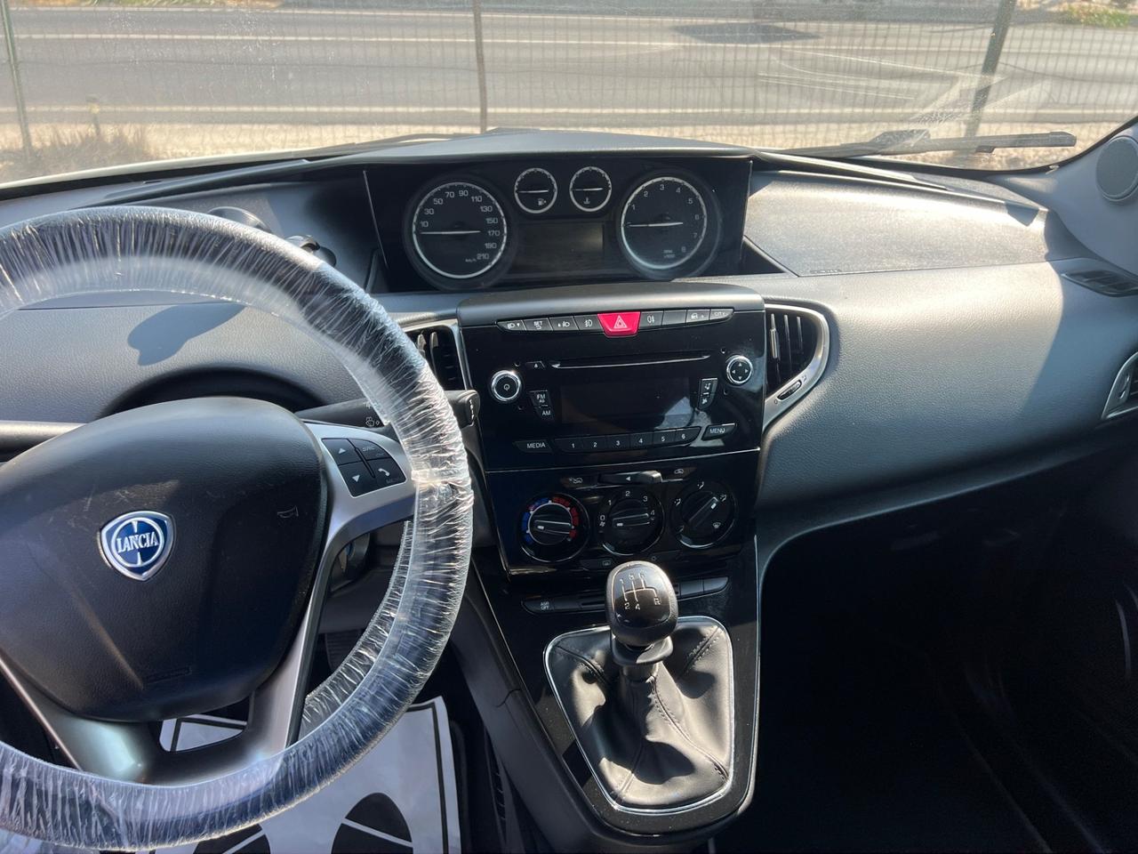 Lancia Ypsilon 1.2 69 CV 5 porte Platinum