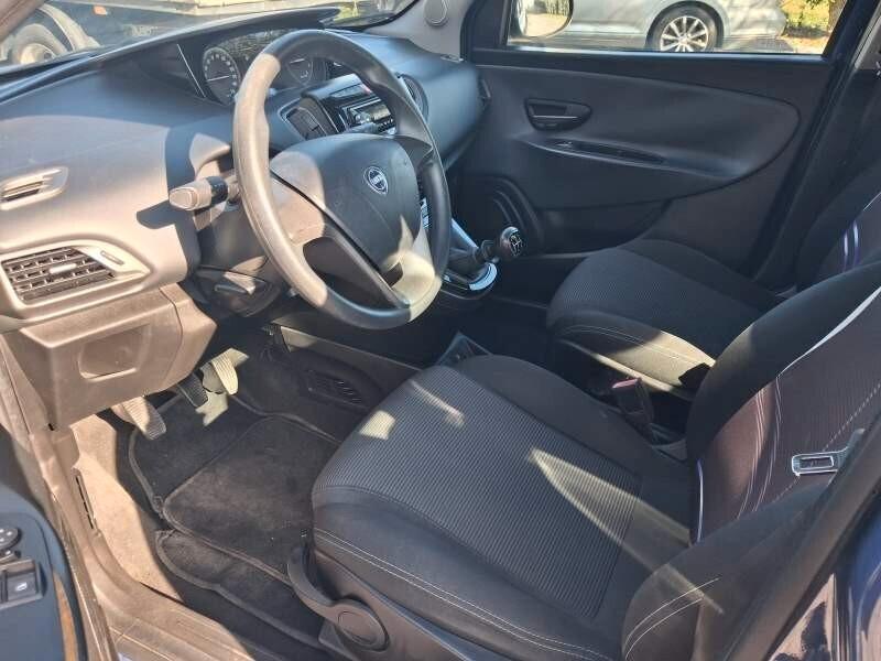 Lancia Ypsilon 0.9 TwinAir 85 CV 5 porte Metano Ecochic