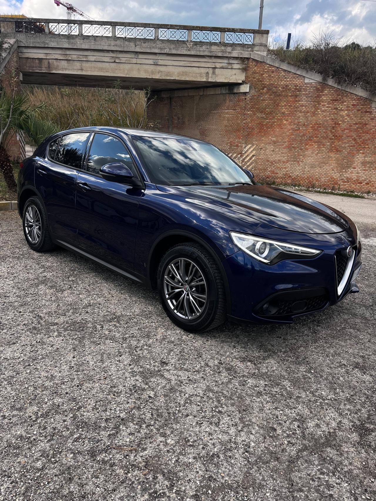 Alfa Romeo Stelvio 2.2 Turbodiesel 180 CV AT8 RWD