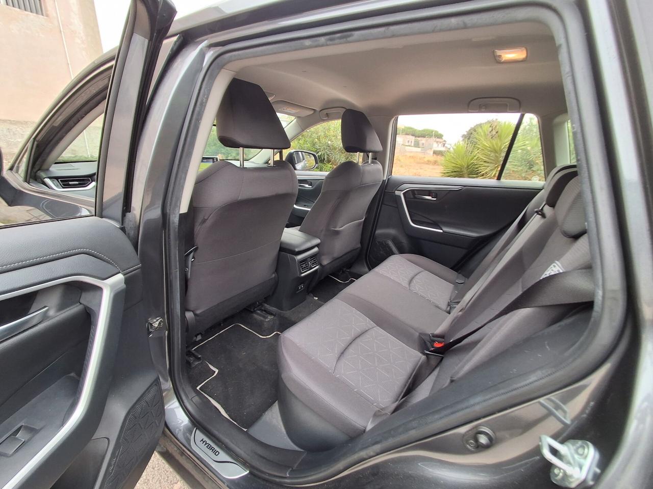 Toyota RAV 4 RAV4 E-CVT 2WD Active