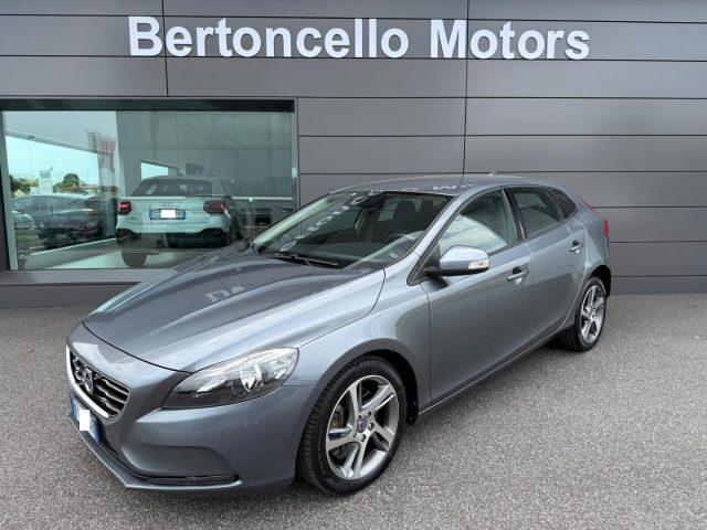 VOLVO V40 D2 2.0 120cv Geartronic Momentum DISTRIB. OK-BOLLO