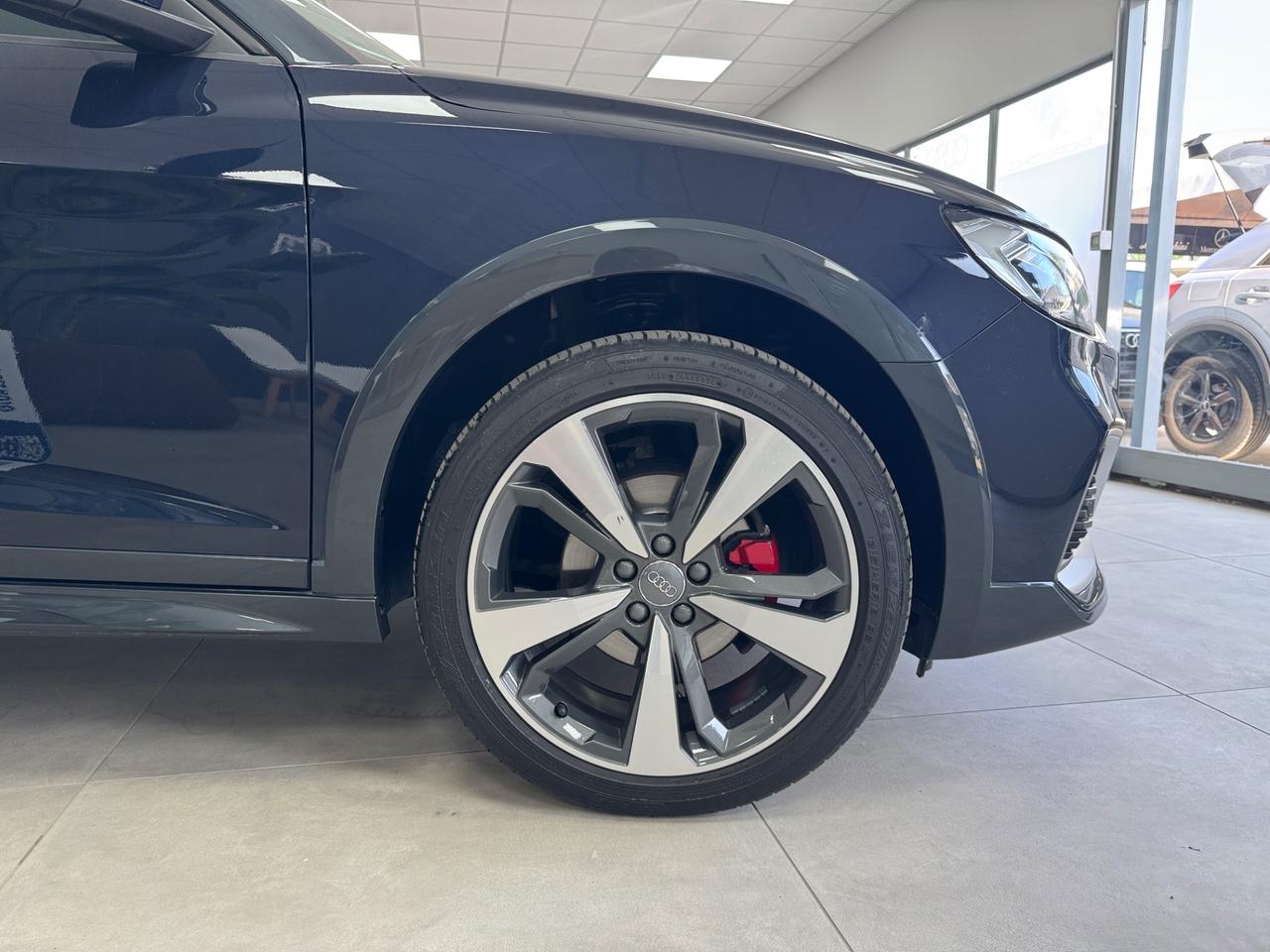 Audi A1 citycarver 30 TFSI S tronic Identity Contrast