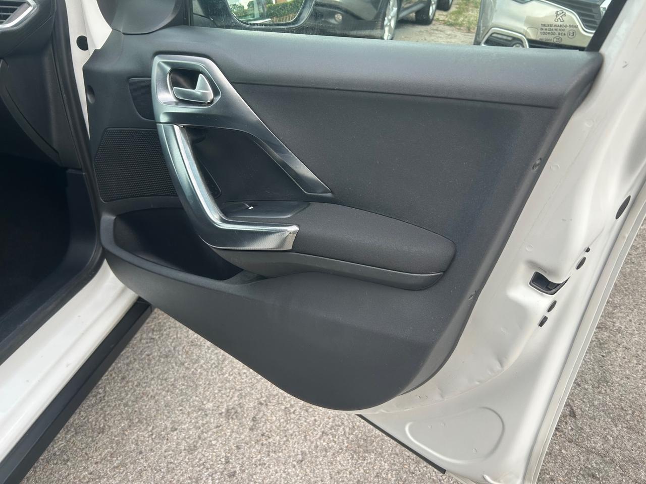 Peugeot 2008 BlueHDi 120 S&S Black Matt Euro6B