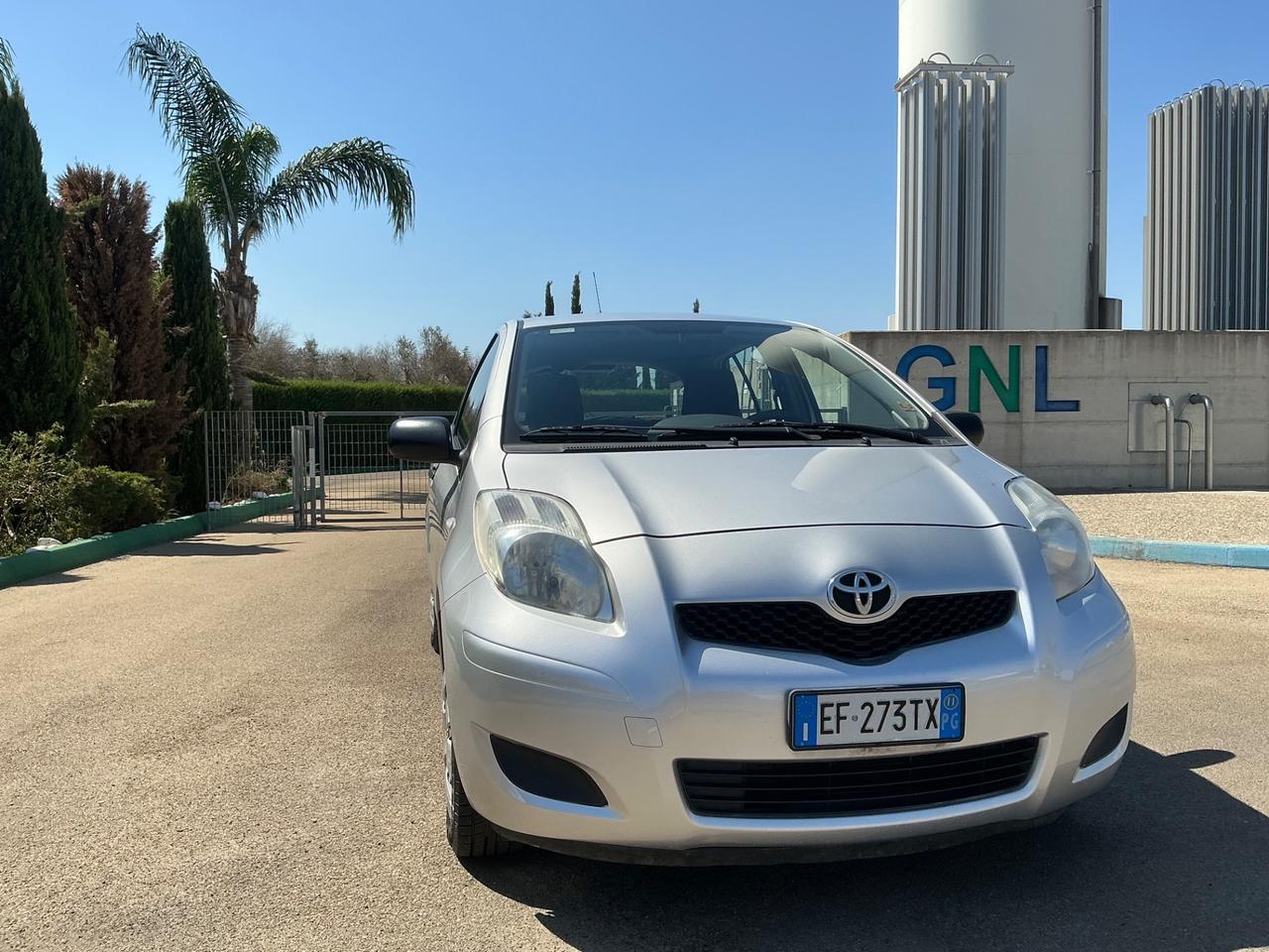 TOYOTA YARIS 1.0 BENZINA 2011