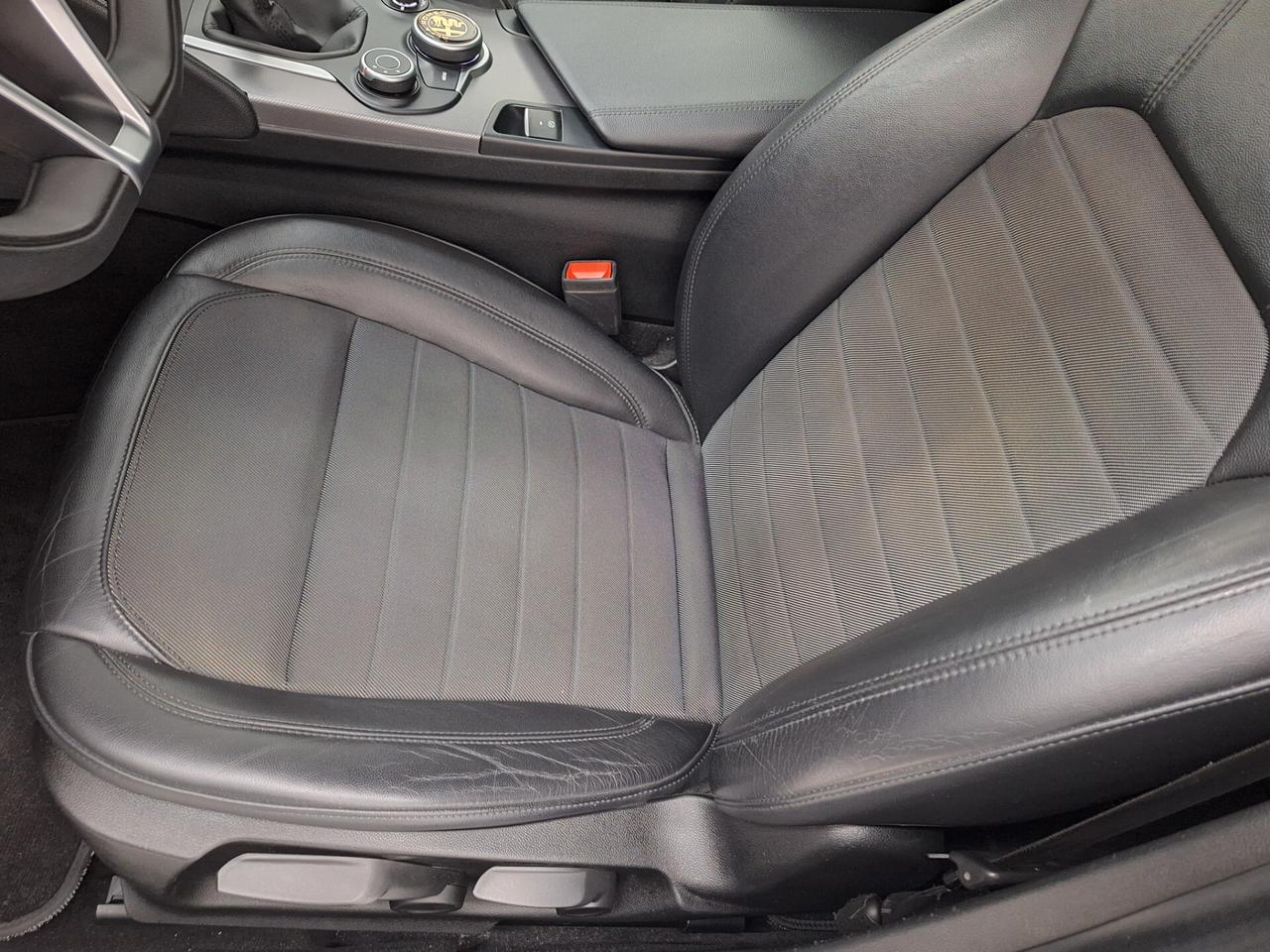 Alfa Romeo Giulia 2.2 180cv MT6 Business Sport