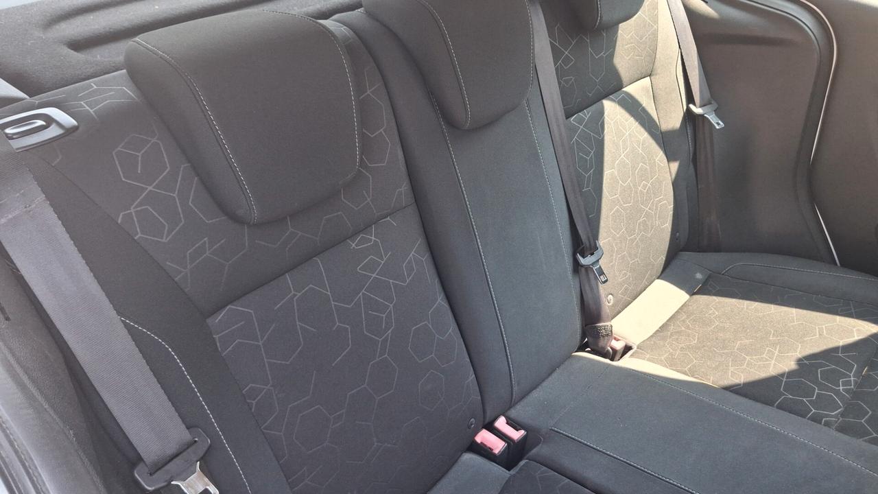 Ford B-Max 1.5 TDCi 95 CV Titanium E6