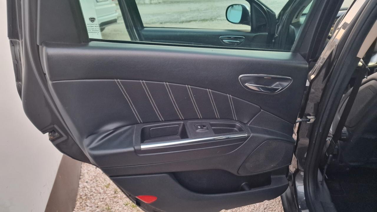 Lancia Delta 1.6 MJT DPF Argento