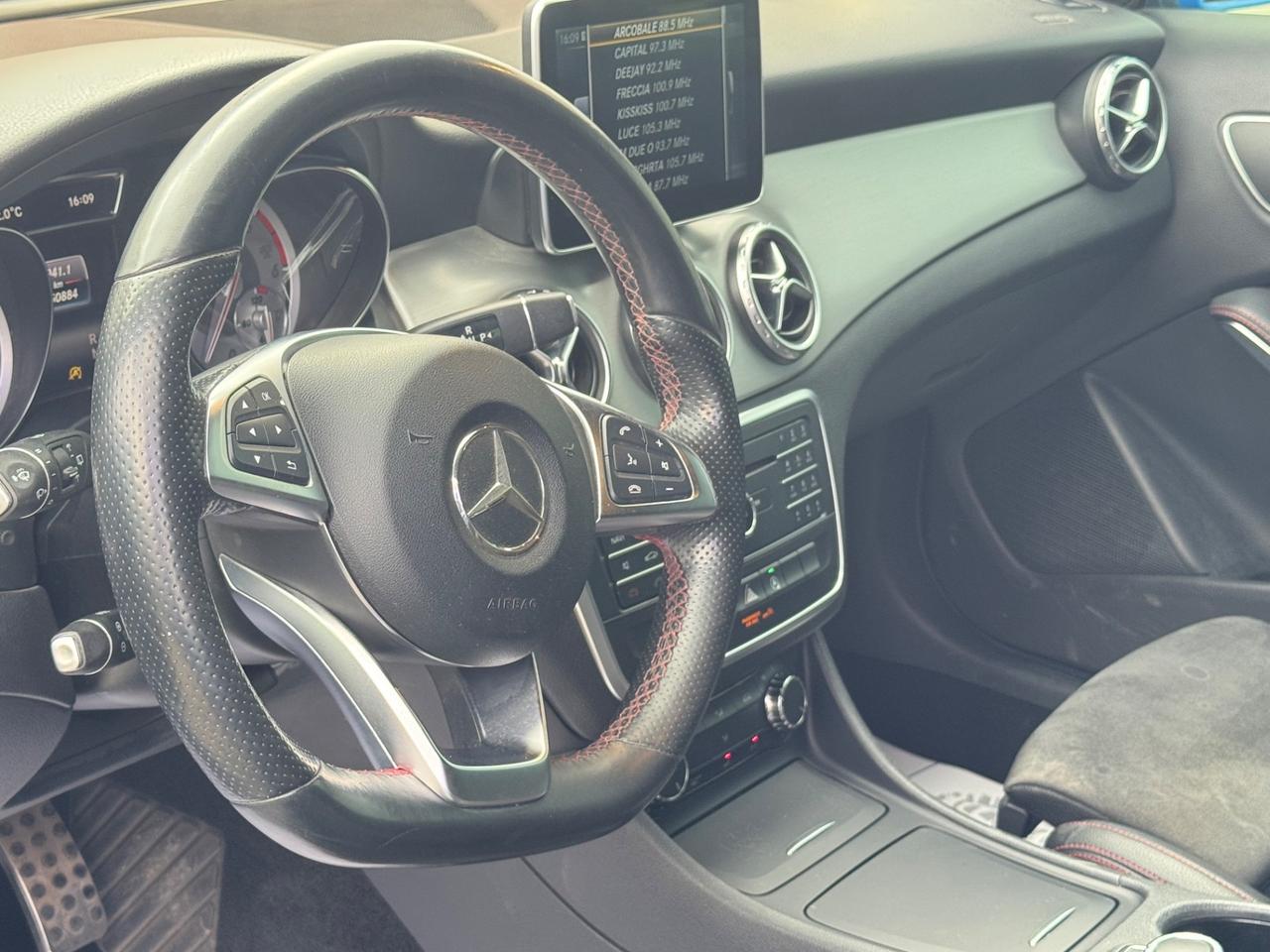 MERCEDES GLA 200D 136 CV PREMIUM PLUS 7G-TRONIC FULL