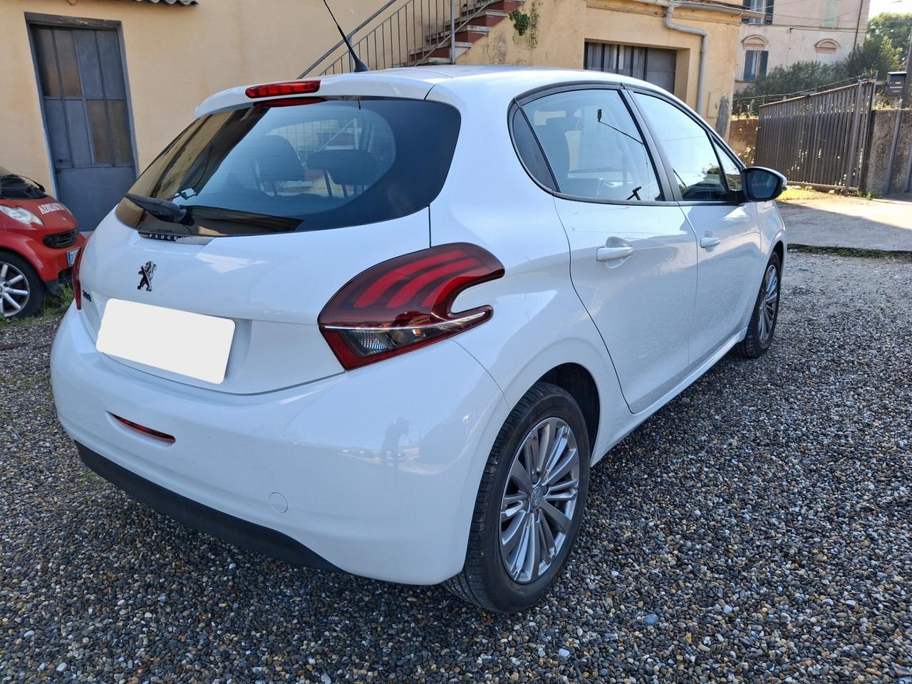 Peugeot 208 BlueHDi 75 5 porte Allure