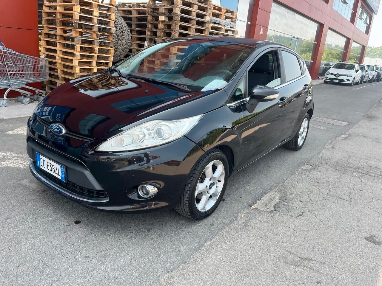 Ford Fiesta 1.4 TDCi 70CV 5 porte Titanium