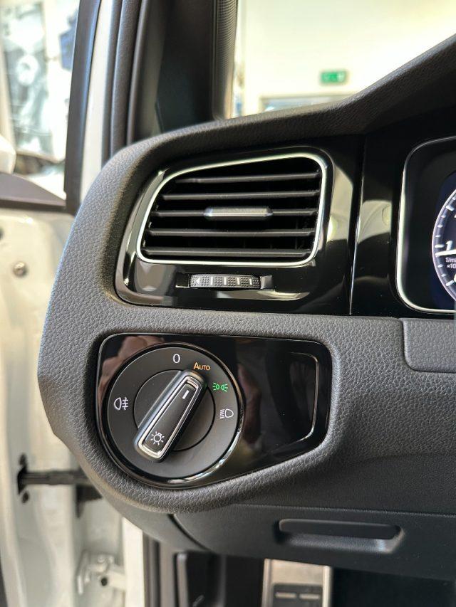 VOLKSWAGEN Golf GTI Performance 2.0 245 CV TSI DSG - 19" - LED