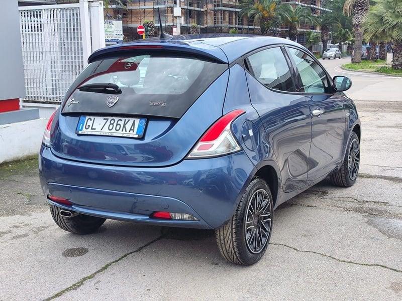 Lancia Ypsilon 1.0 FireFly 5 porte S&S Hybrid Alberta Ferretti