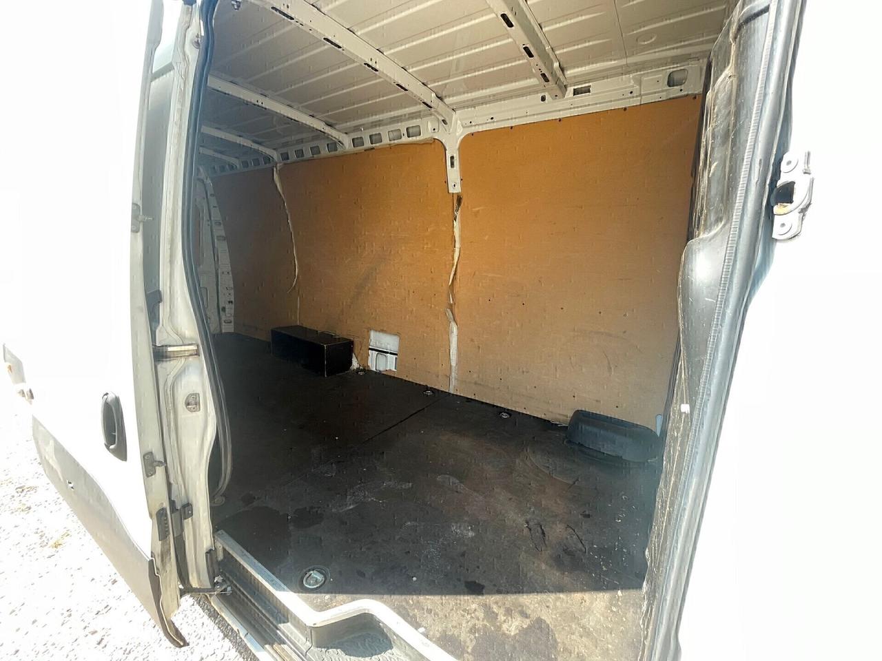 Iveco Daily 35S14 2.3 HPT PL-DC Cabinato 2018