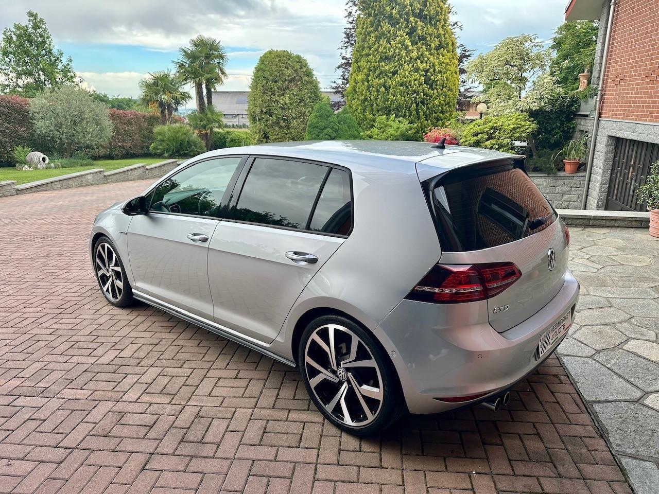Volkswagen Golf GTD 2.0 TDI DSG