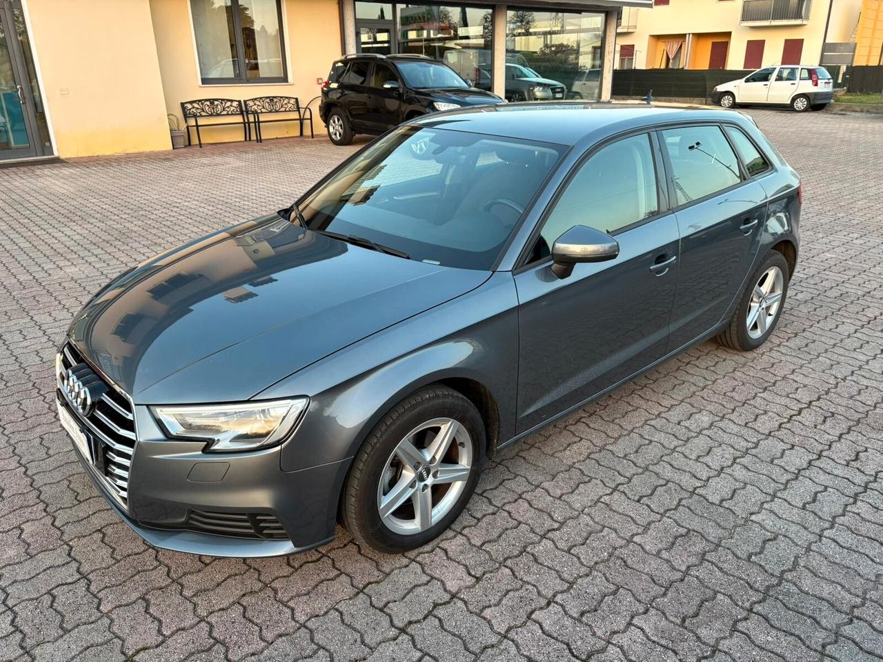 AUDI A3 SPORTBACK 1.6 TDI AUTOMATICA NEOPATENTATI