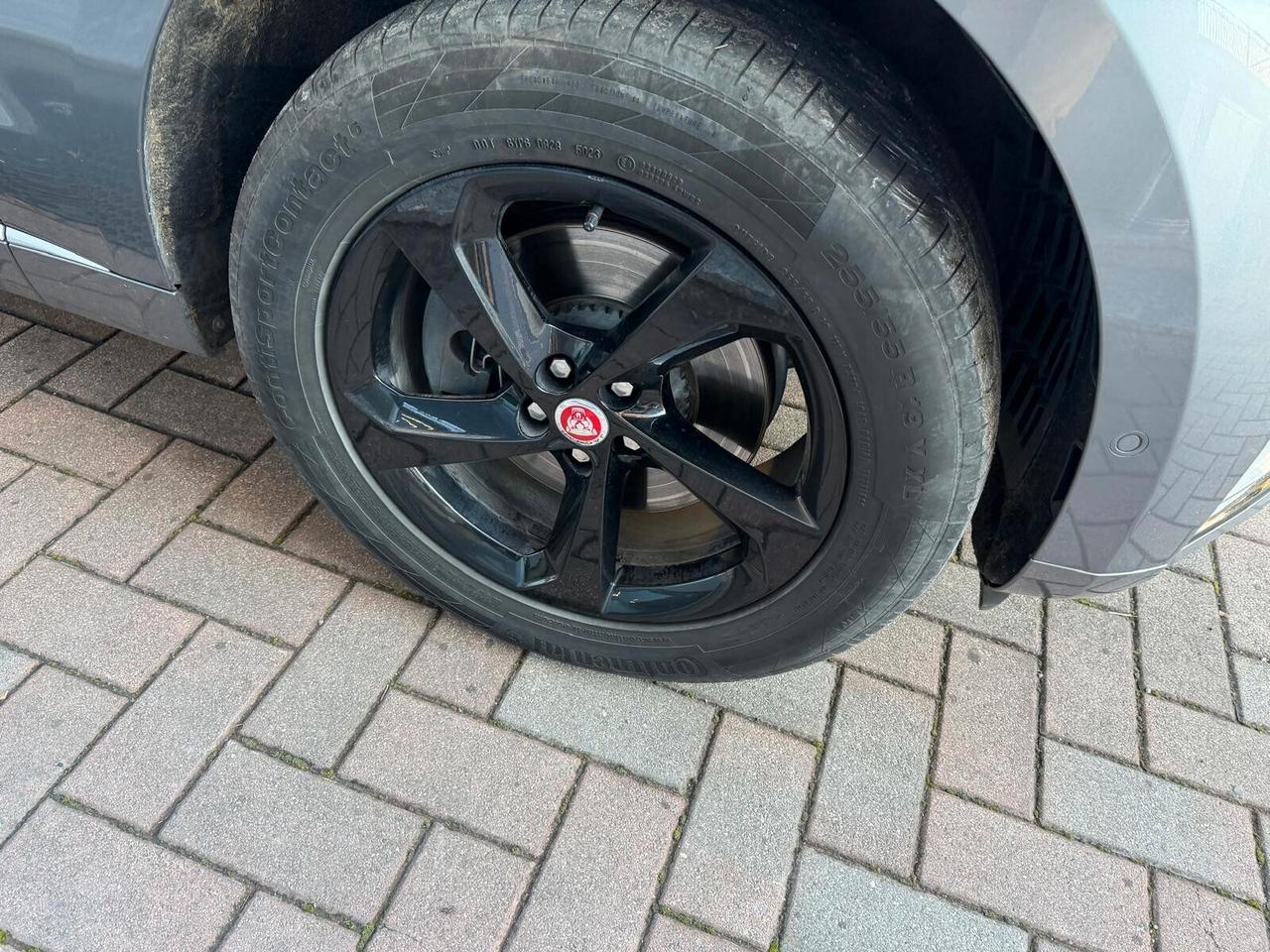 Jaguar F-Pace 2.0 D 163 CV AWD AUT. R-DYNAMIC SE