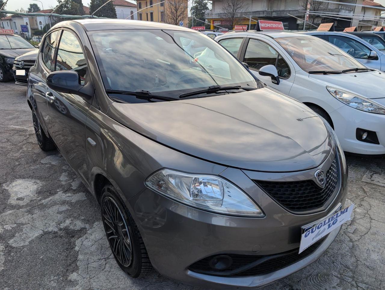 Lancia Ypsilon 1.2 69 CV 5 porte Gold