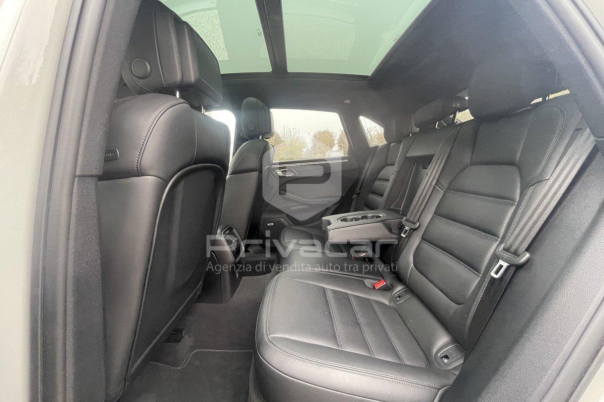 PORSCHE Macan 2.0