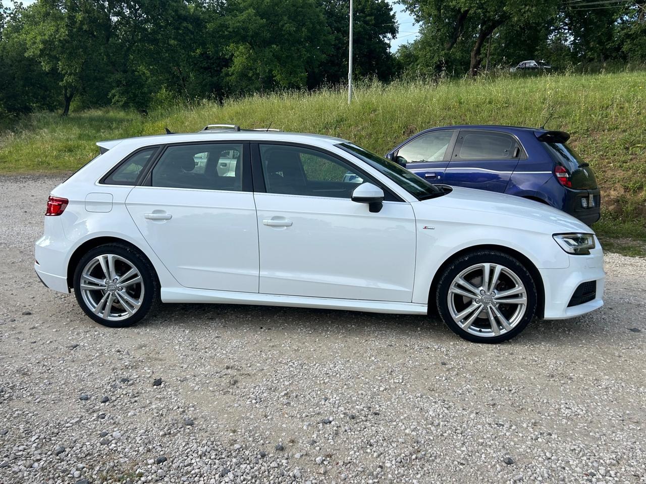 Audi A3 SPB 30 TDI Business Sline esterno neopatentati permute