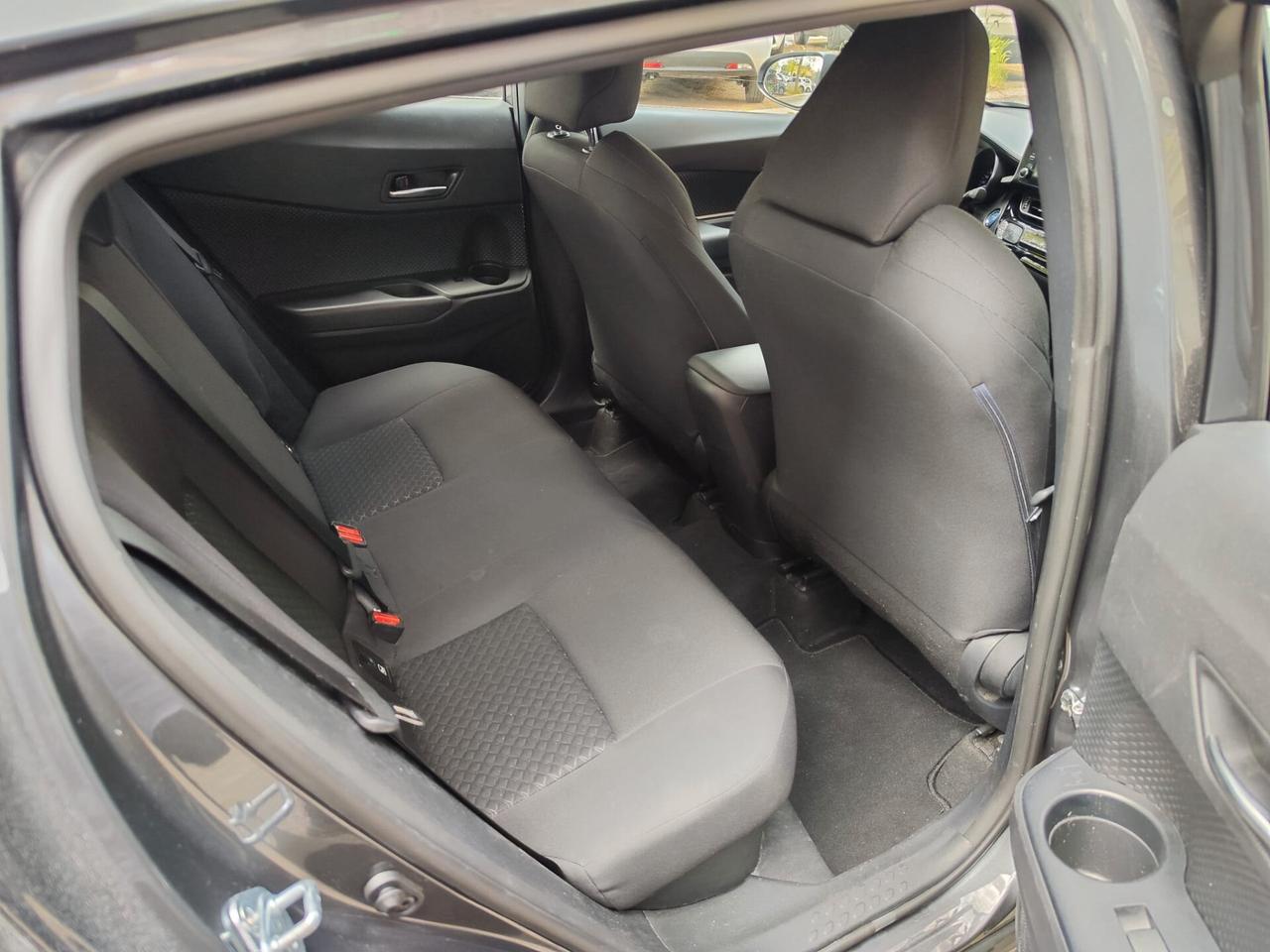 Toyota C-HR 1.8 Hybrid Business