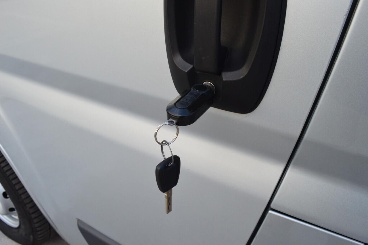 Peugeot Boxer 333 2.0 BlueHDi 130 PM-TM 9 POSTI