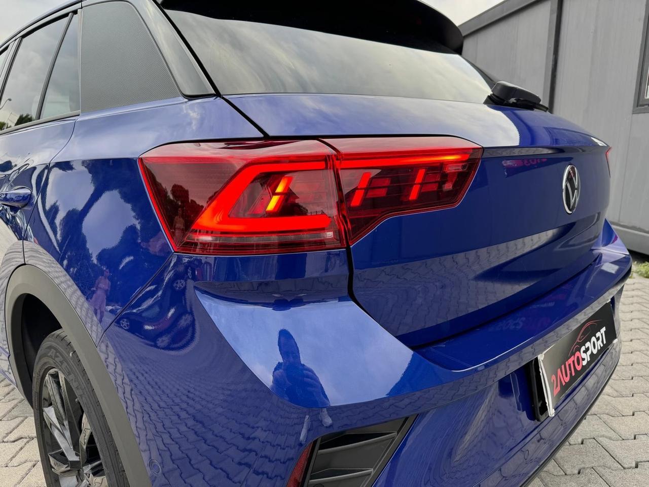 Volkswagen T-Roc 2.0 R LINE TETTO PELLE FULL LED GANCIO TRAINO UNICOPROPRIETARIO TAGLIANDI CASA MADRE VOLKSWAGEN 2023