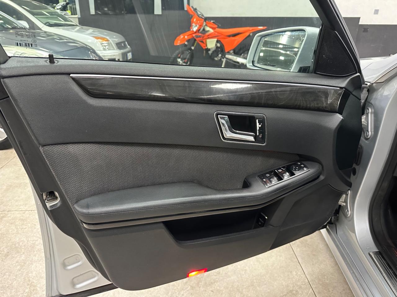 Mercedes-benz E 250 CDI Avantgarde AUTOM 2009