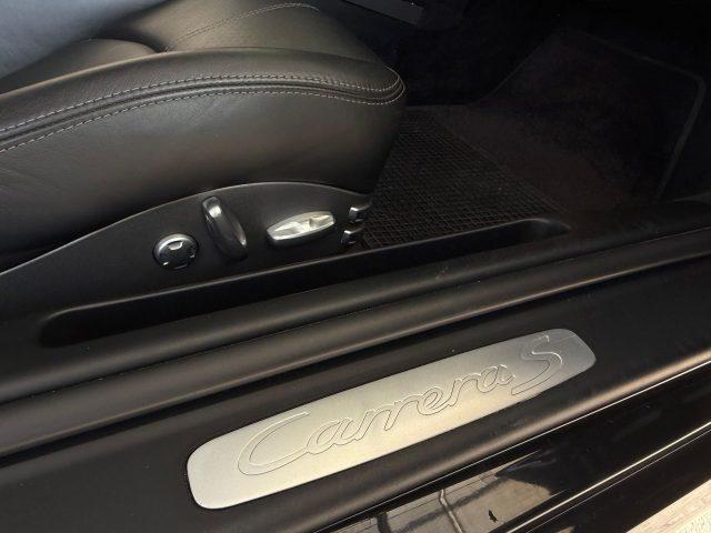 PORSCHE 911 911 Carrera 4 Coupé