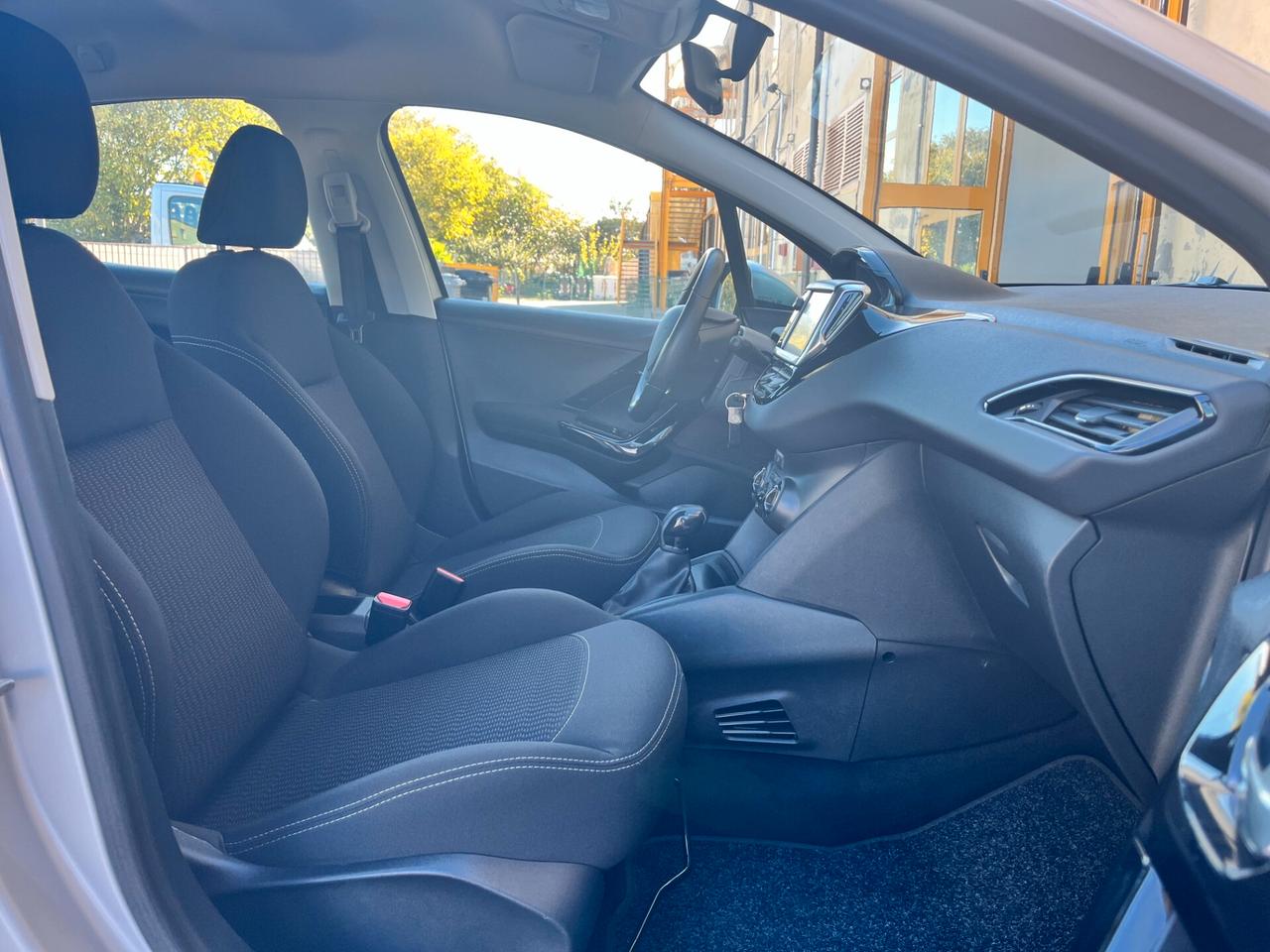Peugeot 208 PureTech 82 5p. GPL Active