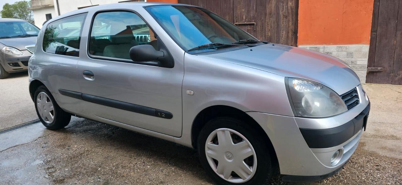 Renault Clio 1.2 cat 3 porte Confort Authentique neop