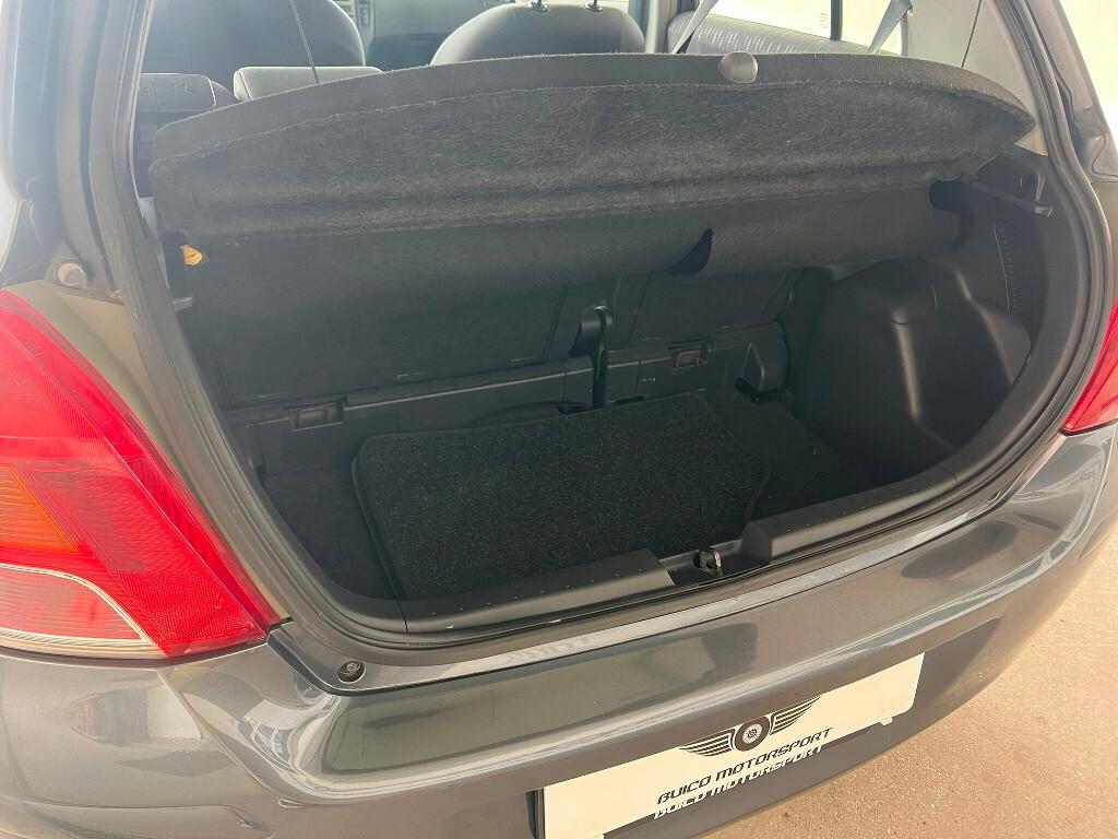 Toyota Yaris 5p 1.3 100 CV - Perfetta - Garanzia