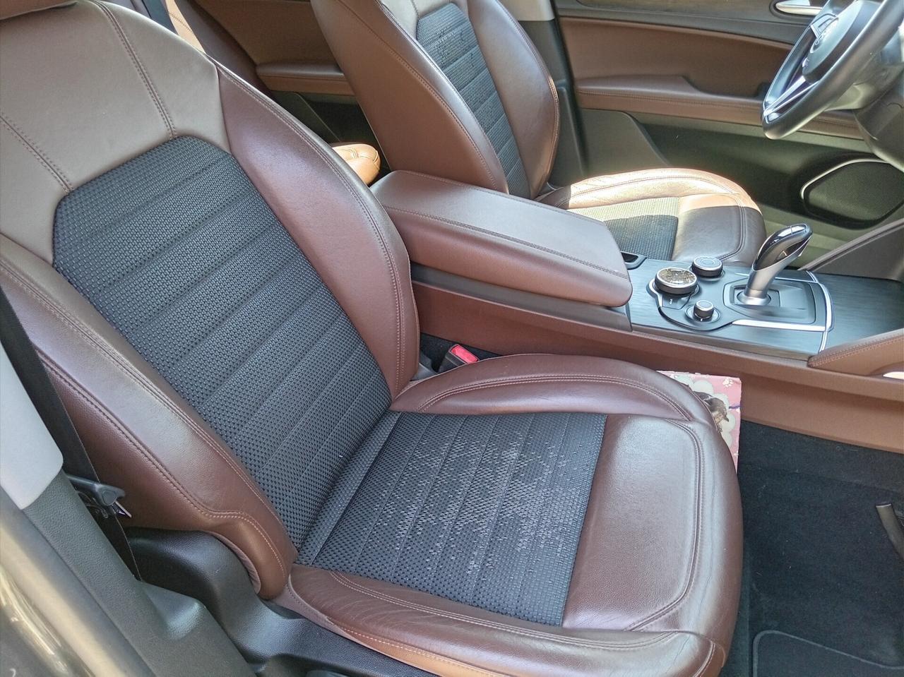 Alfa Romeo Stelvio 2.2JTDM 210 CV AT8 Q4 Executive FULL PELLE NAVI XENON