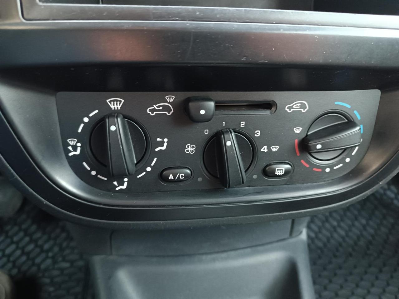 Citroen C3 1.1 Perfect ecoenergy (bi-energy)