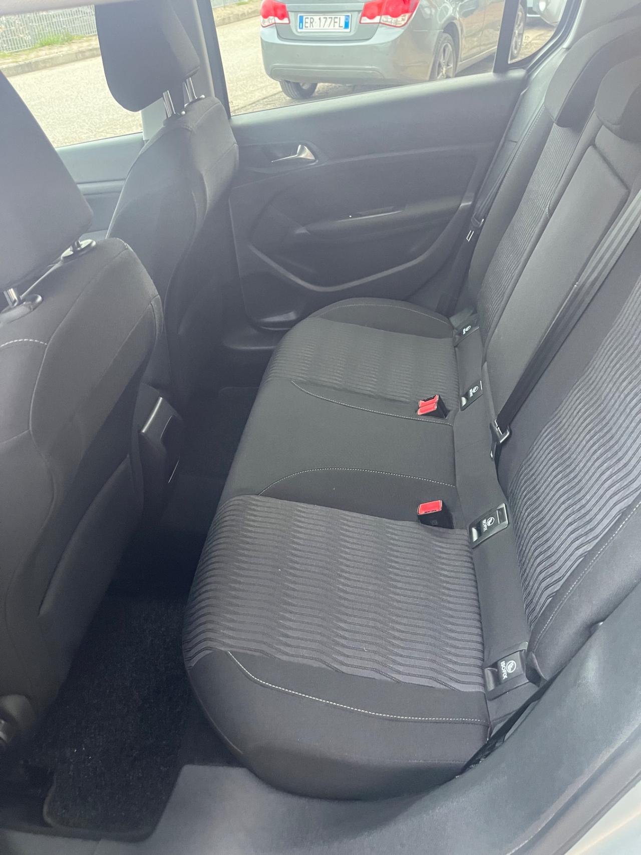 Peugeot 308 1.6 HDi 92 CV Business