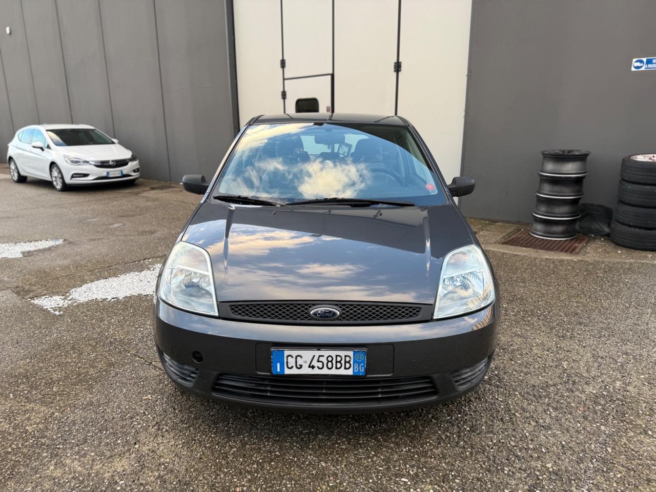 Ford Fiesta 1.2 16V 3p. Ambiente