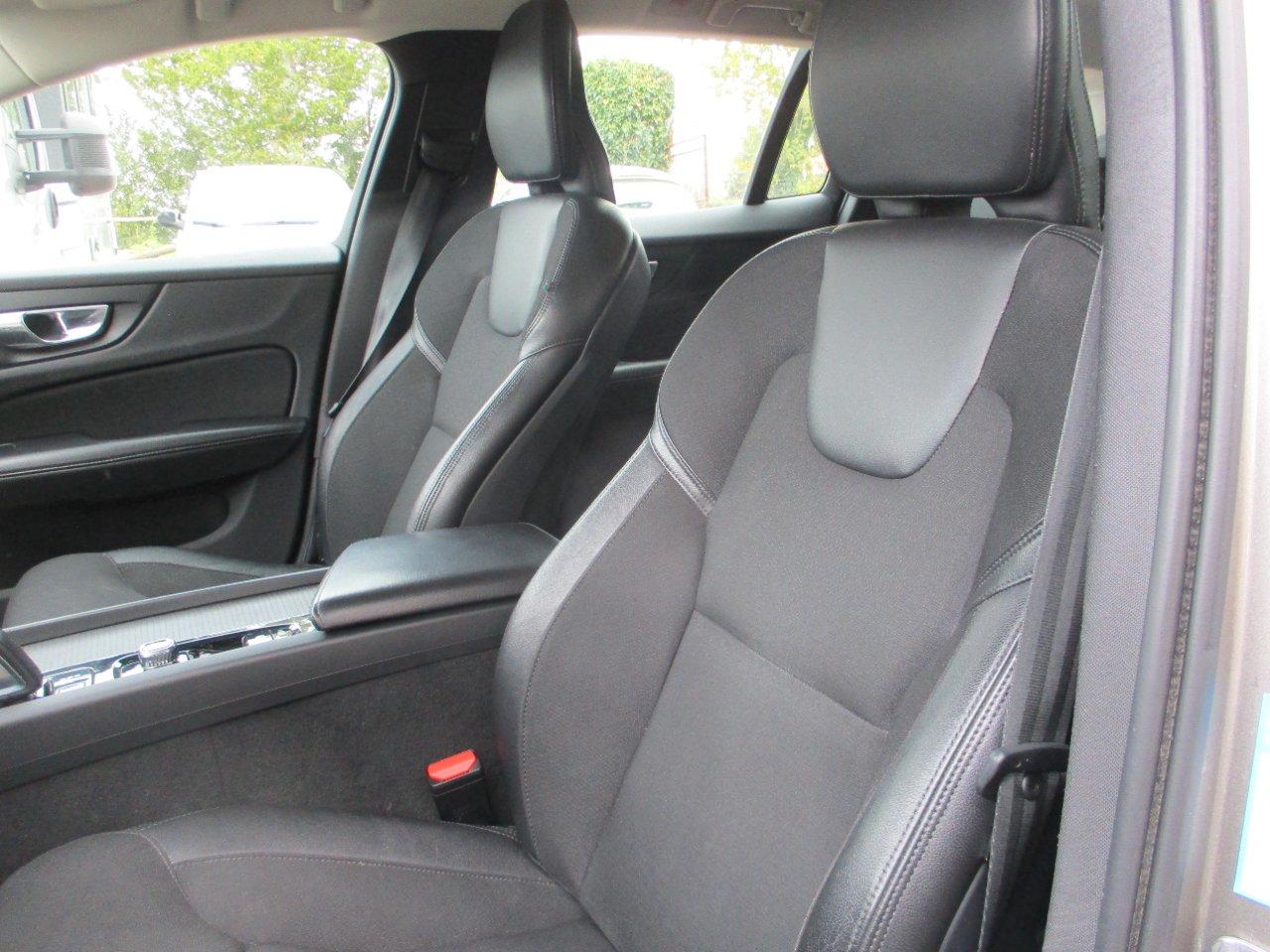 Volvo V60 Cross Country 2.0 b4 Business Pro AWD auto CarPlay/Camera/Portellone