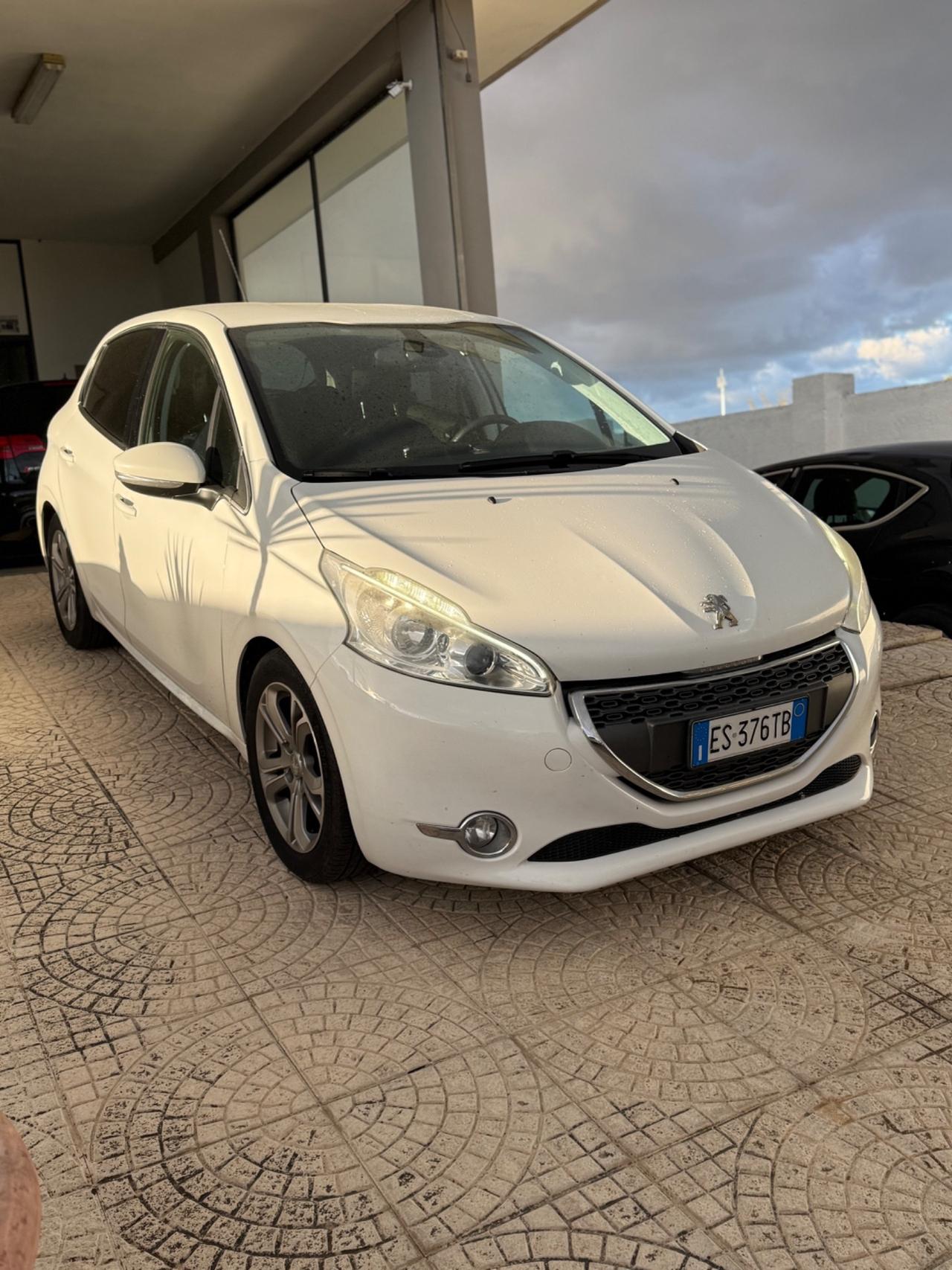 Peugeot 208 1.6 e-HDi 92 CV Stop&Start 5 porte Allure