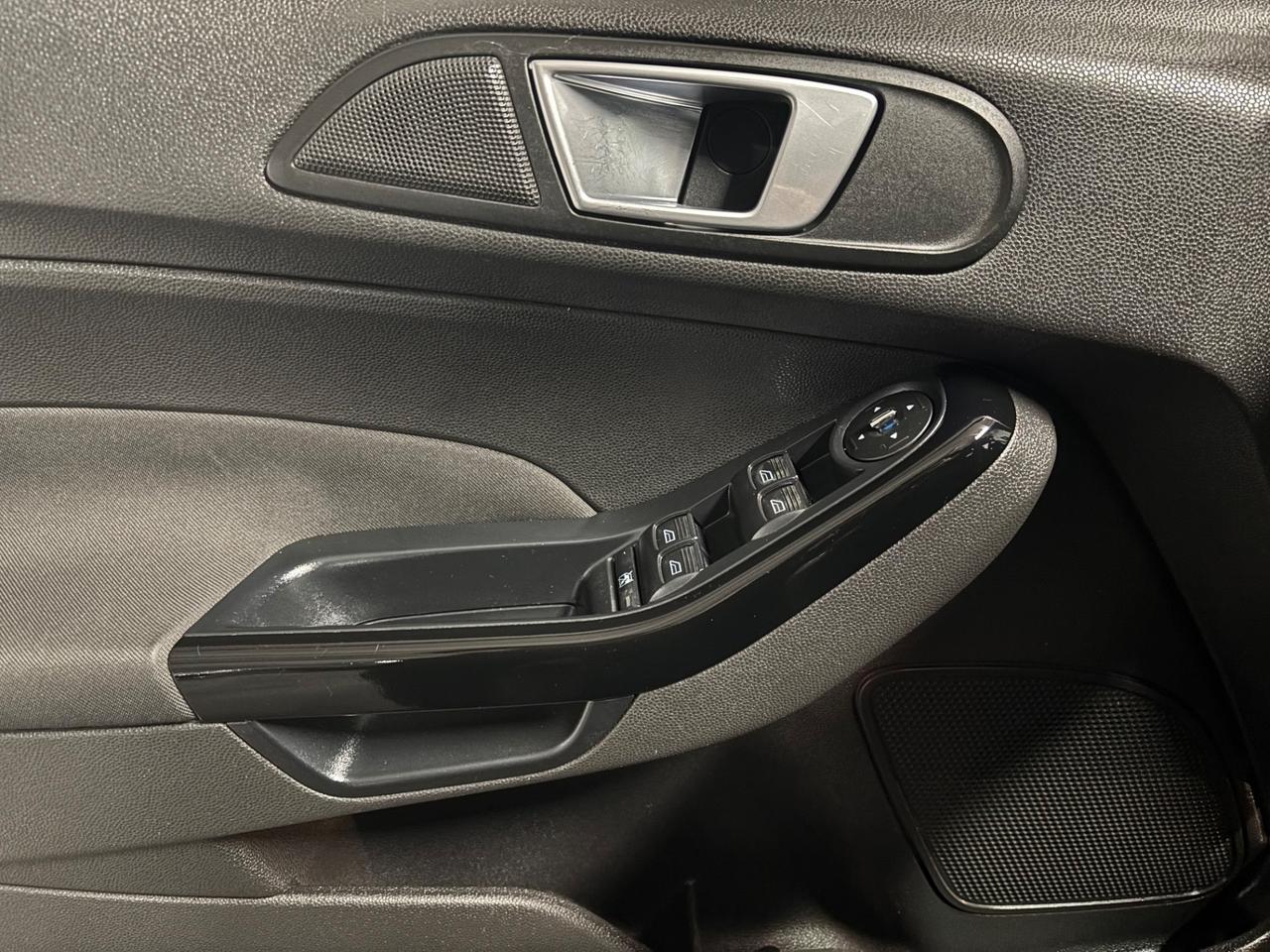 Ford Fiesta 1.0 BENZINA Titanium OK NEOPATENTATI