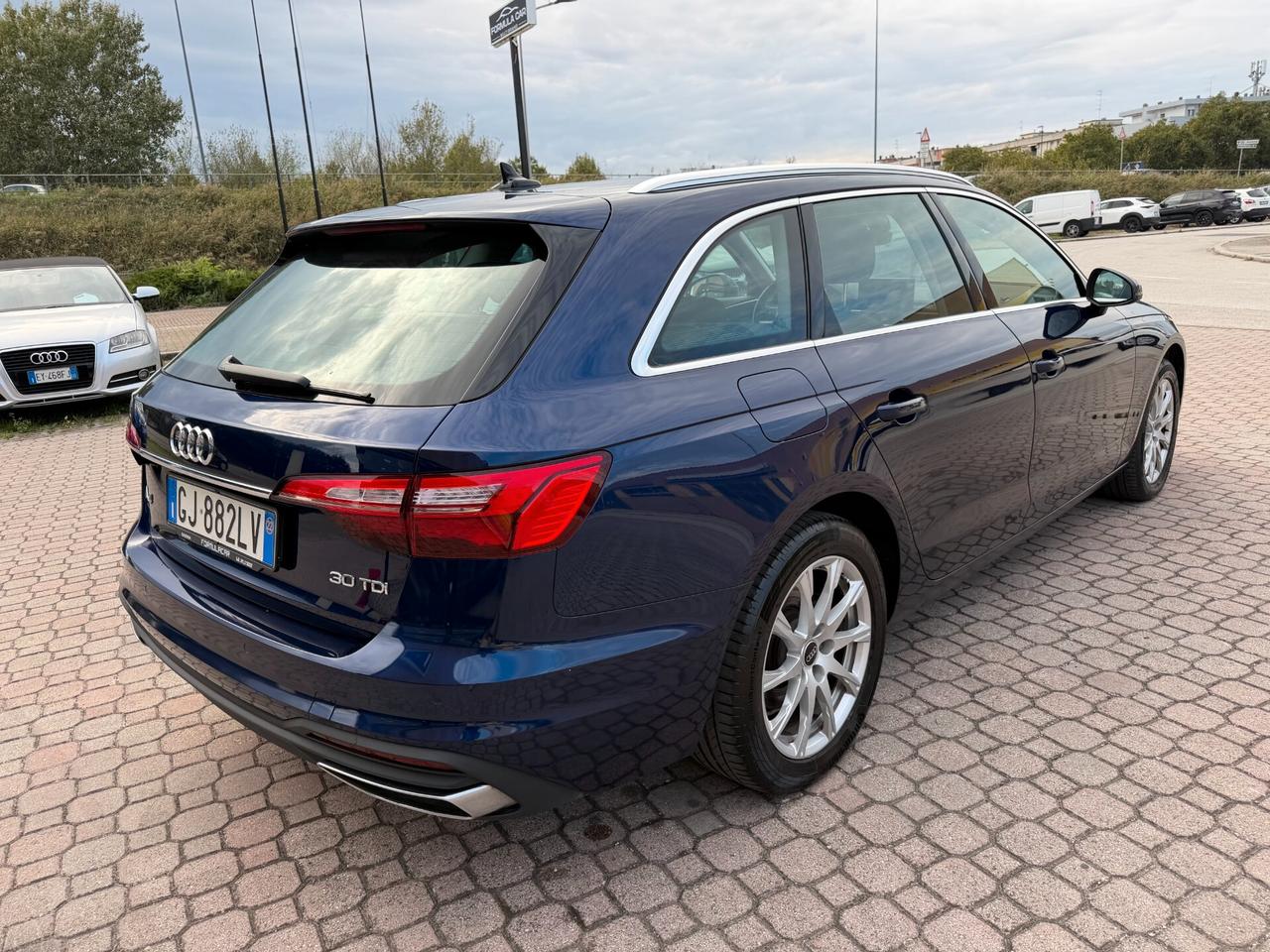 Audi A4 30 TDI/136 CV S tronic Business Advanced