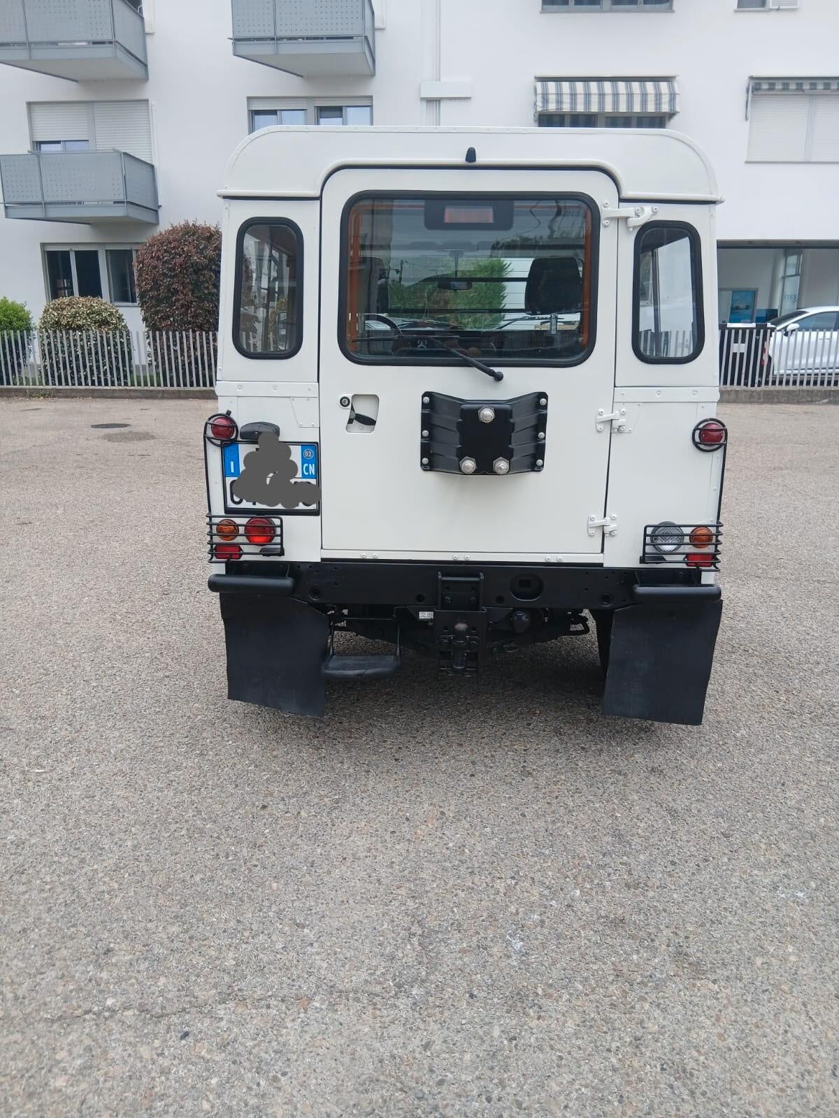 Land Rover Defender 90 2.5 Td5 Station Wagon
