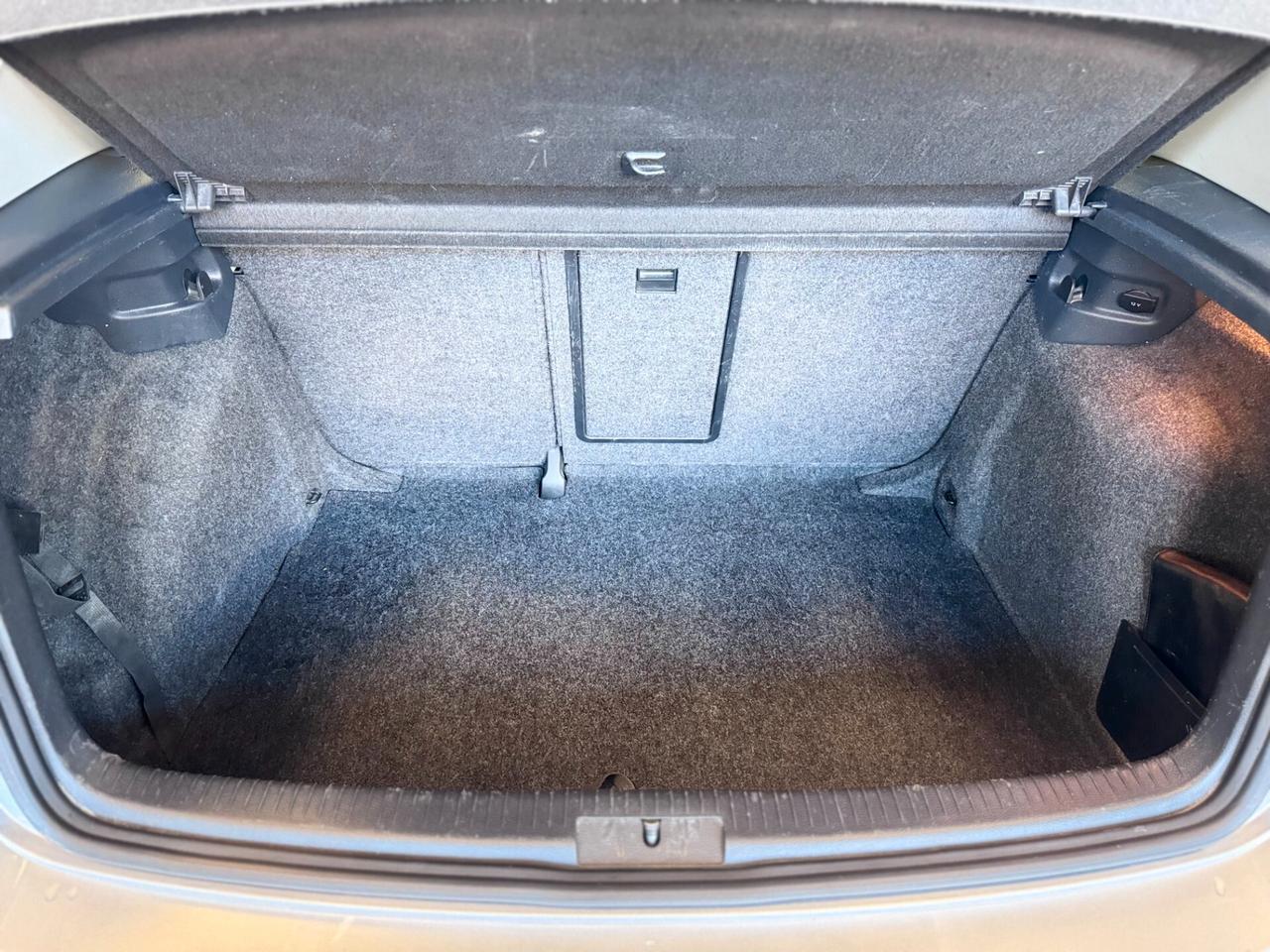 Volkswagen Golf 1.6 TDI DPF 5p. Highline