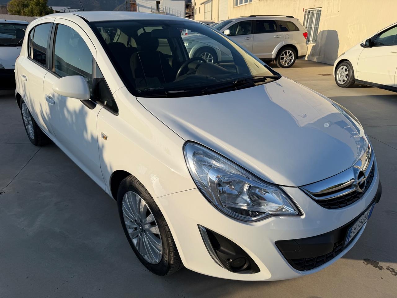 Opel Corsa 1.2 5 porte Elective 2012