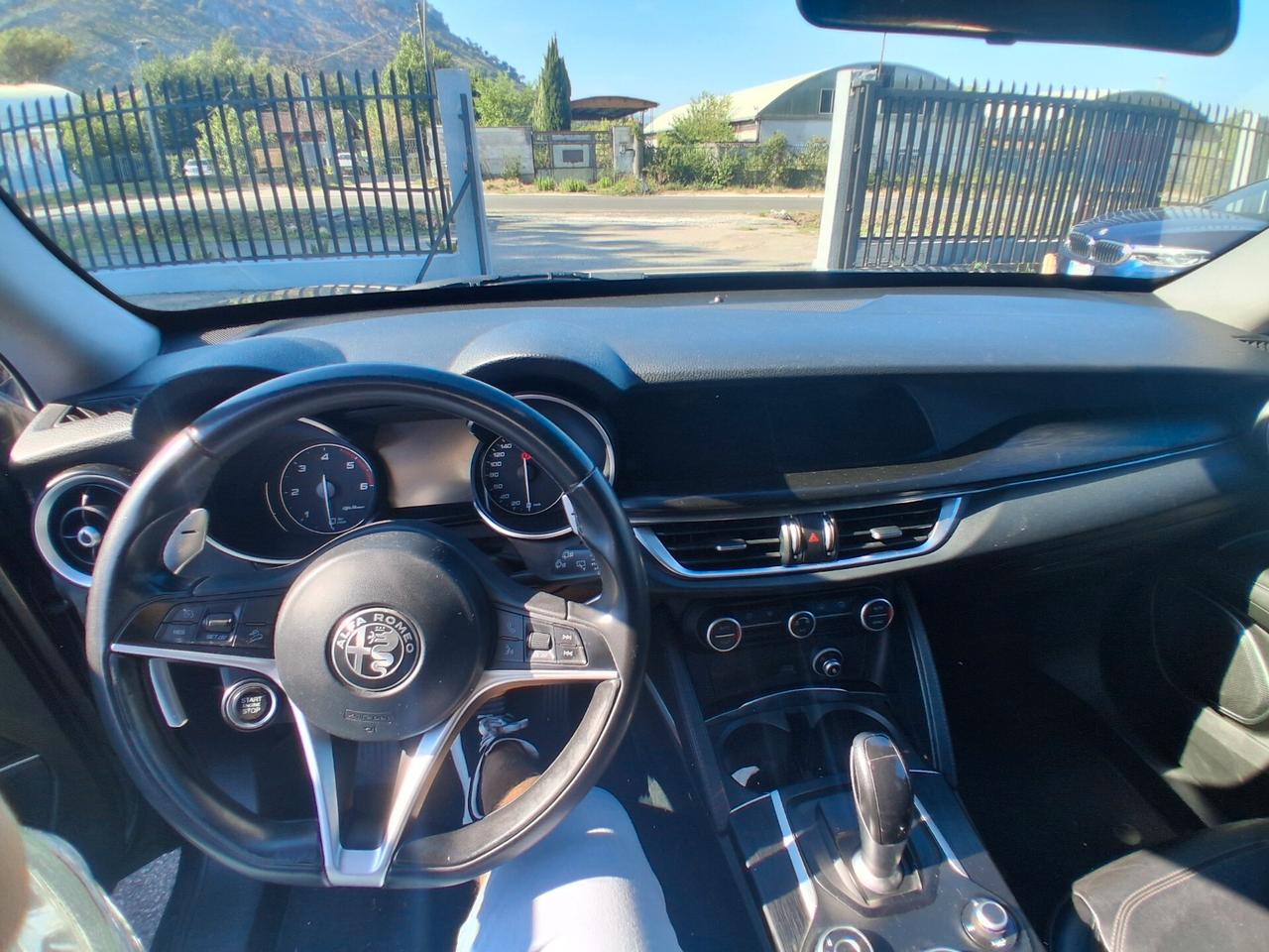 Alfa Romeo Stelvio 2.2 Turbodiesel 180 CV AT8 RWD Executive