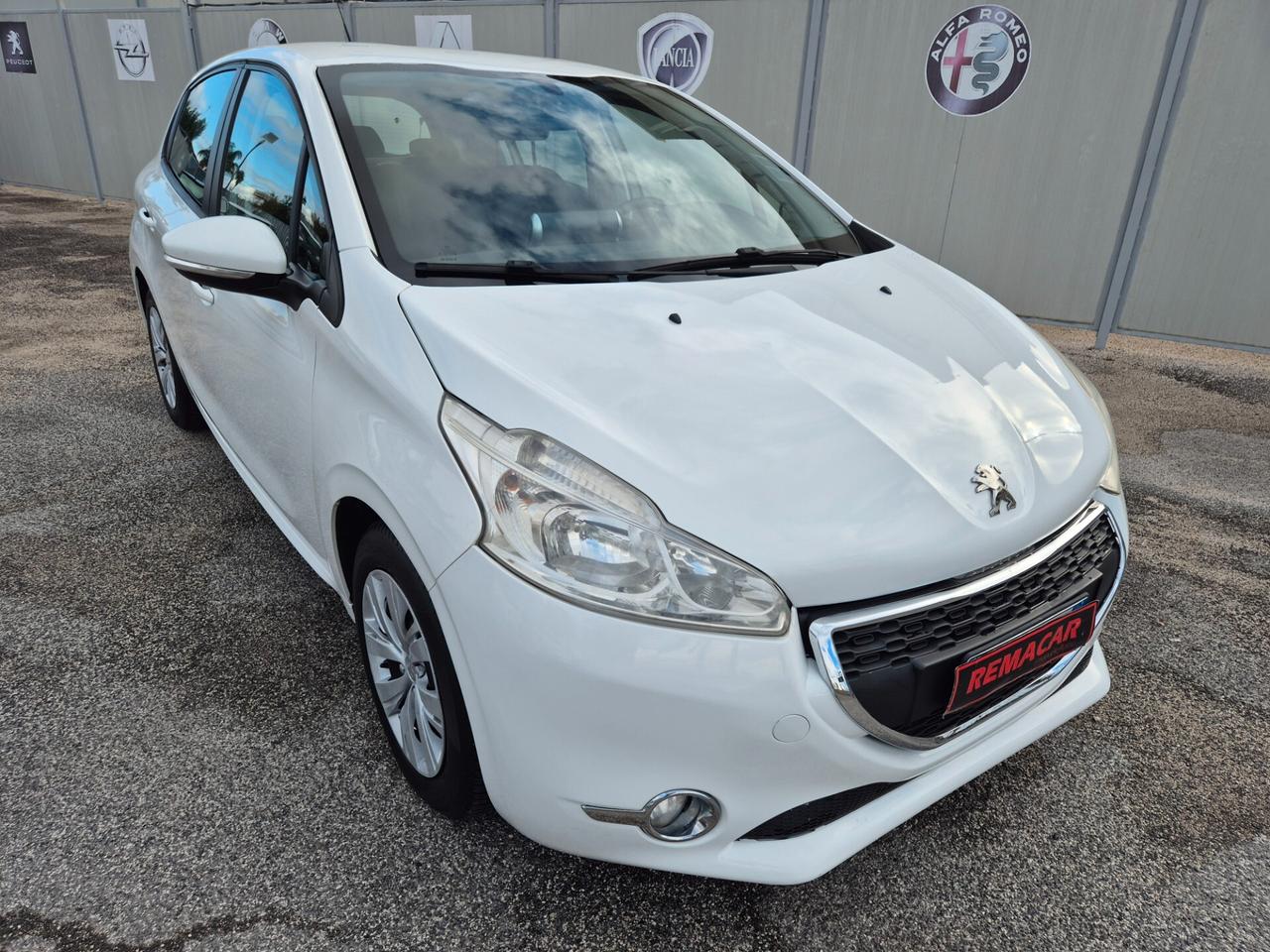 Peugeot 208 1.2 82 CV ALLURE NUOVA FULL 2014