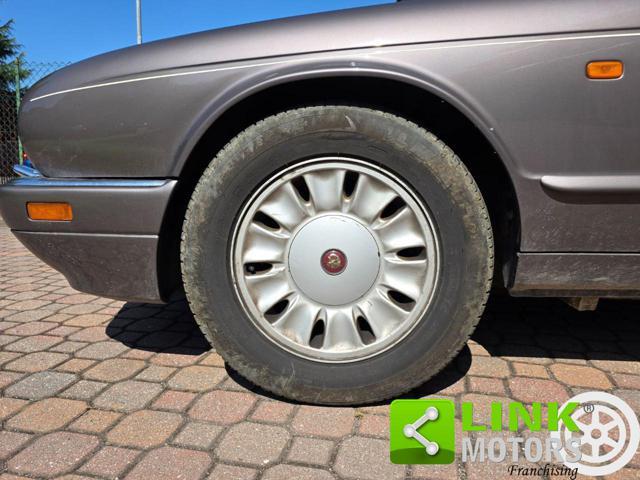 DAIMLER Six LWB 4.0L GUIDA A DESTRA