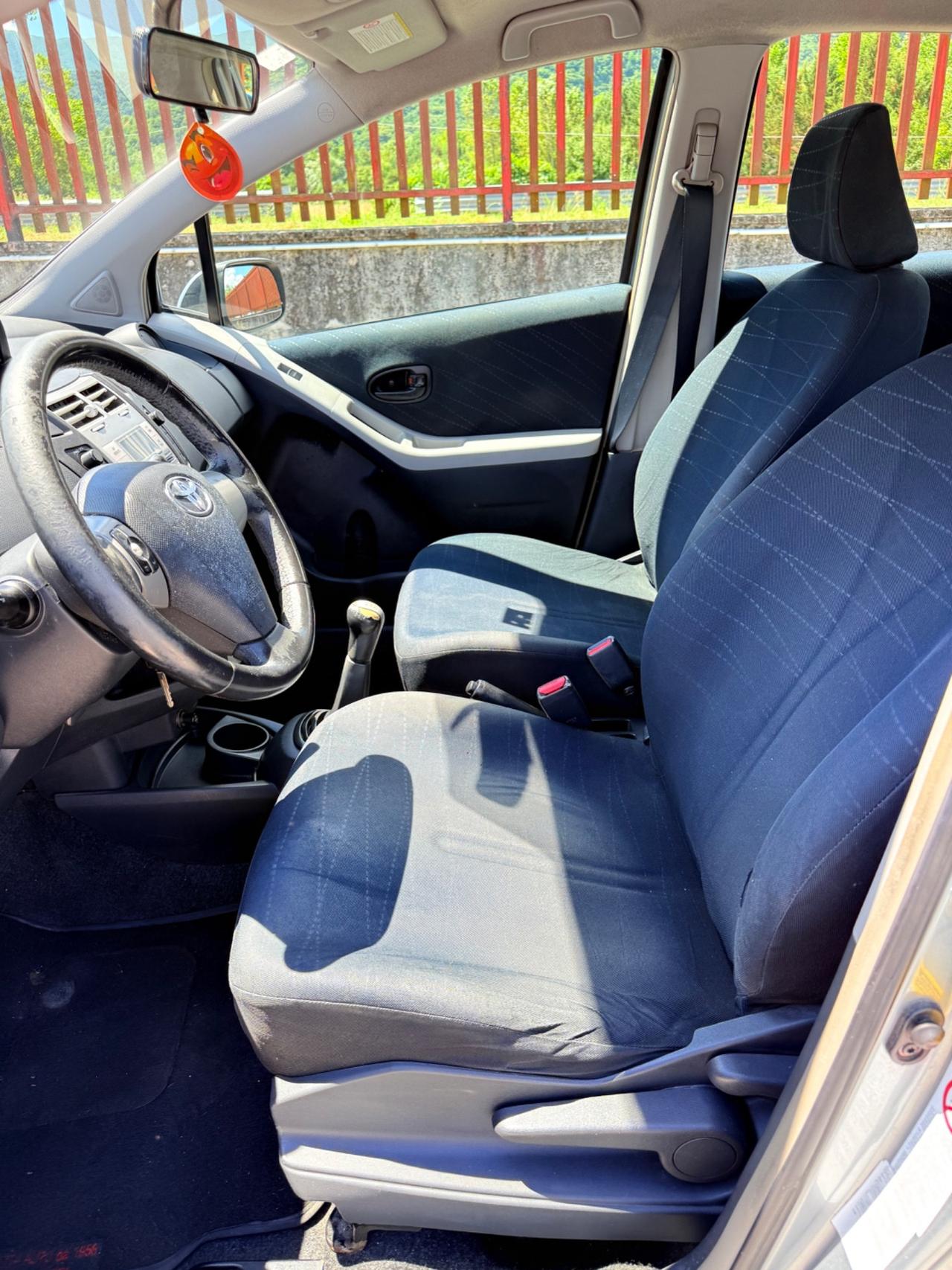 Toyota Yaris 1.0 5 porte Sol