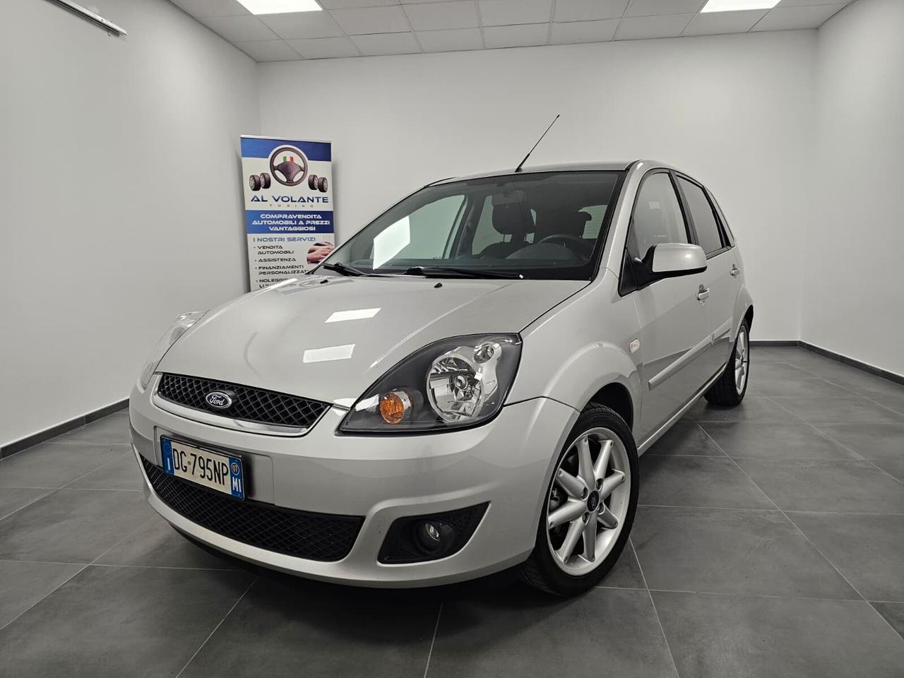 Ford Fiesta 1.2 16V 5p. Titanium - Solo 16mila Km -