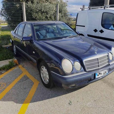 MERCEDES-BENZ E 250 turbodiesel cat Elegance