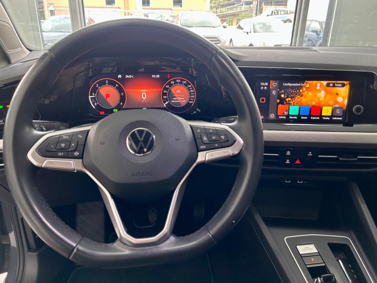 VW GOLF 8 2.0 DSG SCR finanziabile