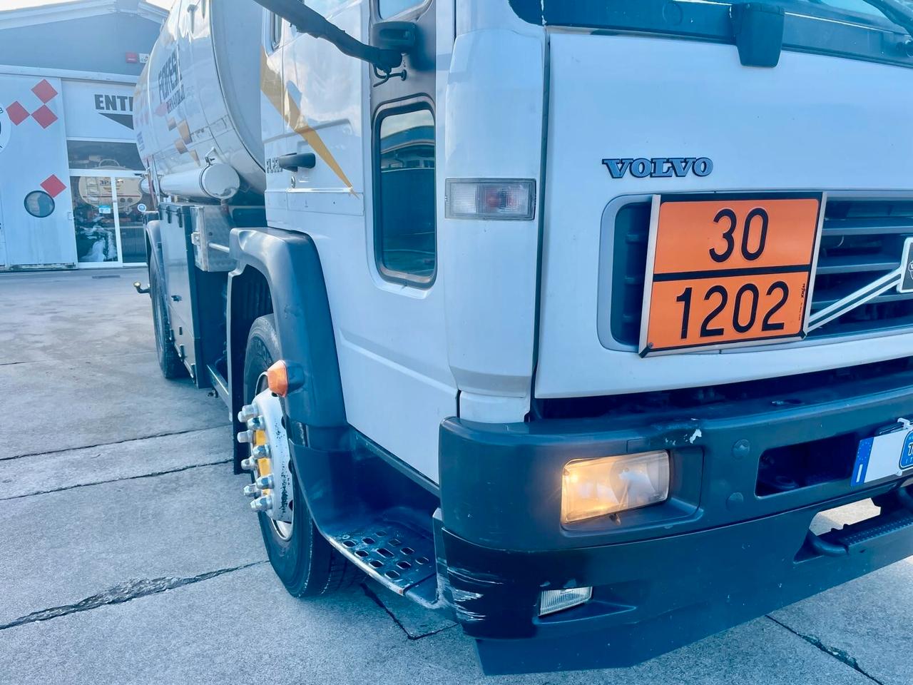 Volvo FL6-250 - CISTERNA TRASPORTO CARBURANTE CON POMPA CONTALITRI